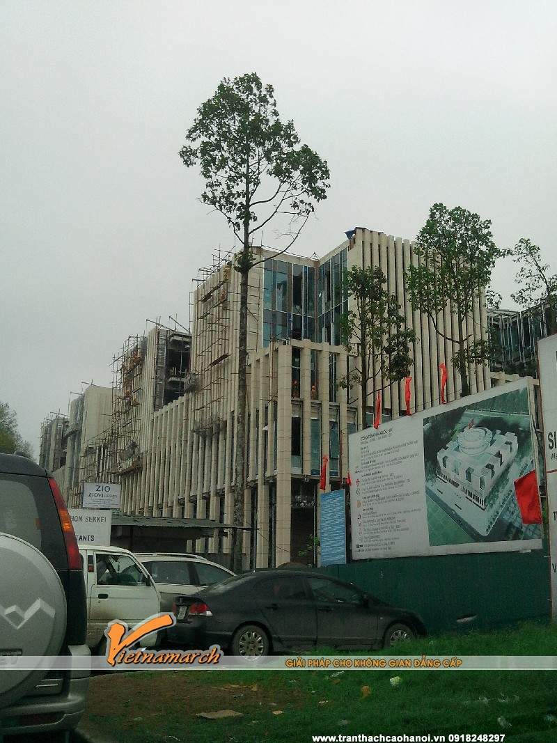 thi-cong-tran-thach-cao-toa-nha-quoc-hoi-01