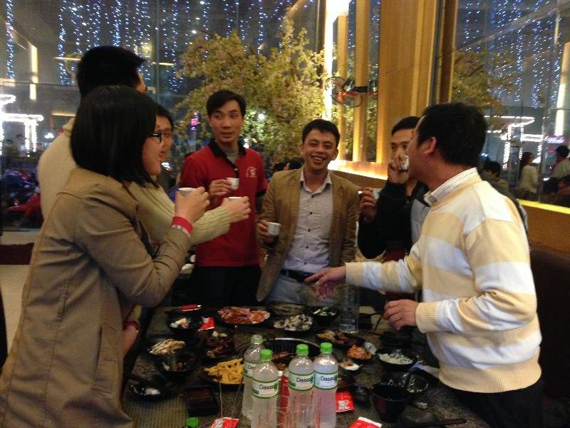 14-02-2015-lien-hoan-cuoi-nam-cong-ty-tnhh-vietnamarch-06