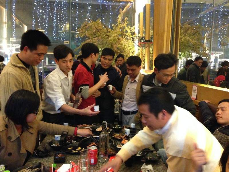 14-02-2015-lien-hoan-cuoi-nam-cong-ty-tnhh-vietnamarch-09