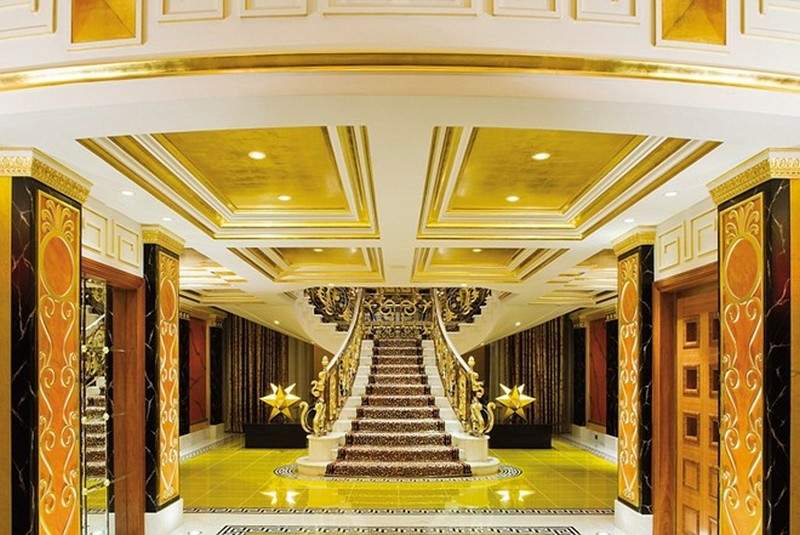 khách sạn Burj Al Arab ở Dubai.