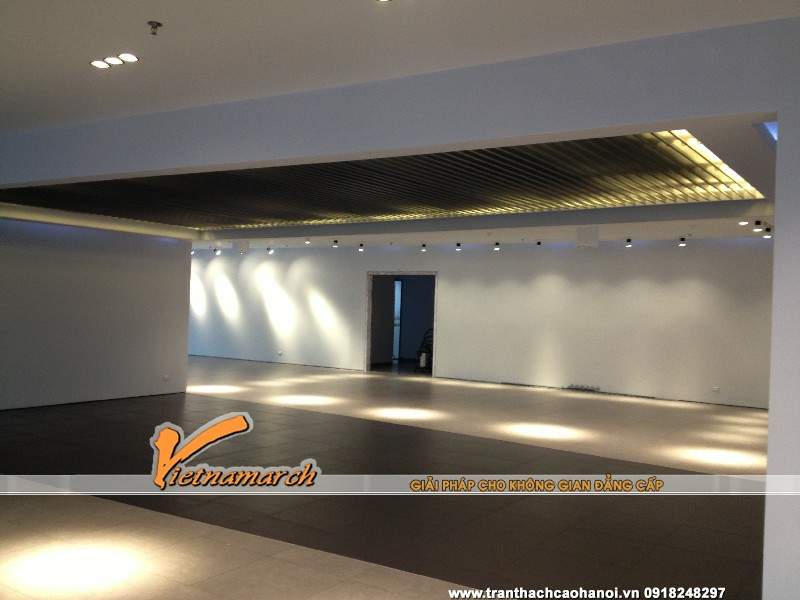 tran-thach-cao-showroom-bep-siematic-so-8-ton-that-thuyet-ha-noi-03