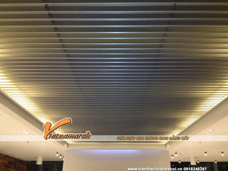 tran-thach-cao-showroom-bep-siematic-so-8-ton-that-thuyet-ha-noi-11