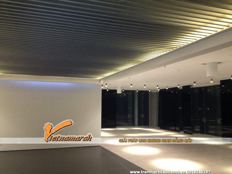 tran-thach-cao-showroom-bep-siematic-so-8-ton-that-thuyet-ha-noi-12