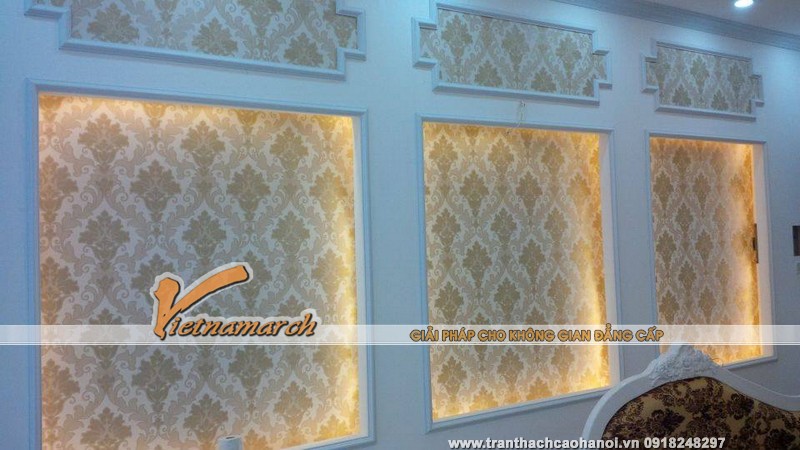 Vách thạch cao và giấy dán tường sau khi hoàn thiện cho spa nhà anh Phóng