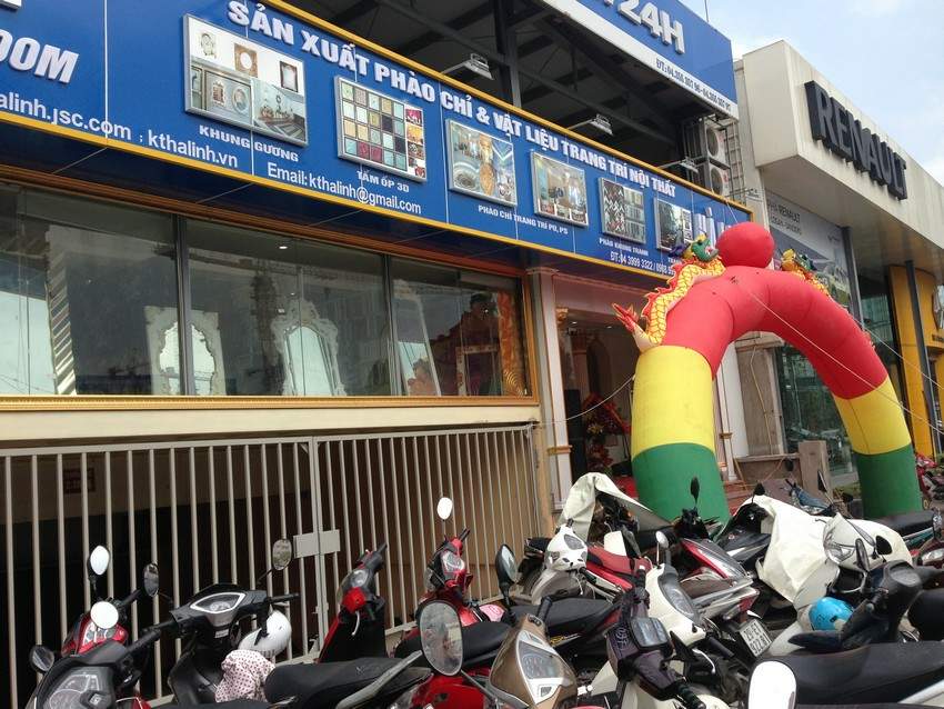 Lễ khai trương showroom sản xuất phào chỉ và vật  trang trí nội thất Hà Linh tại số 69 Lê Văn Lương