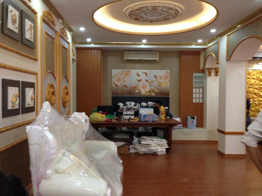 Phào chỉ vật liệu tranh trang trí nội thất được trưng bày  11