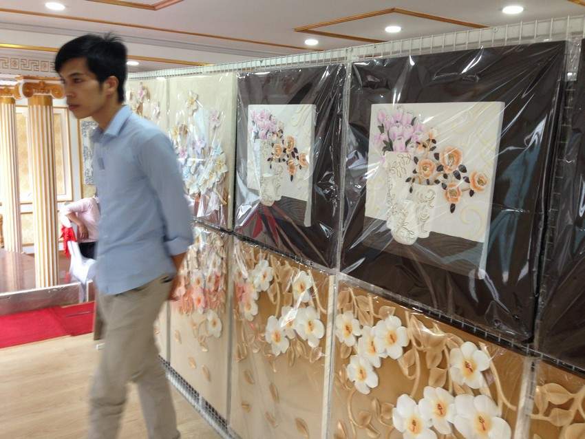 Phào chỉ vật liệu tranh trang trí nội thất được trưng bày  20