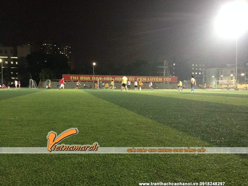 anh-em-cong-ty-tran-thach-cao-vietnamarch-to-chuc-da-bong-san-c500-01