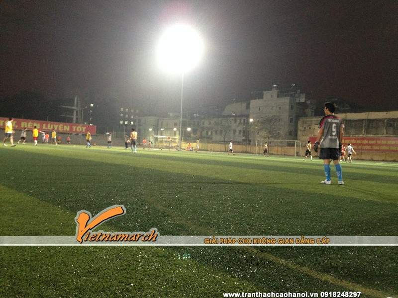 anh-em-cong-ty-tran-thach-cao-vietnamarch-to-chuc-da-bong-san-c500-03