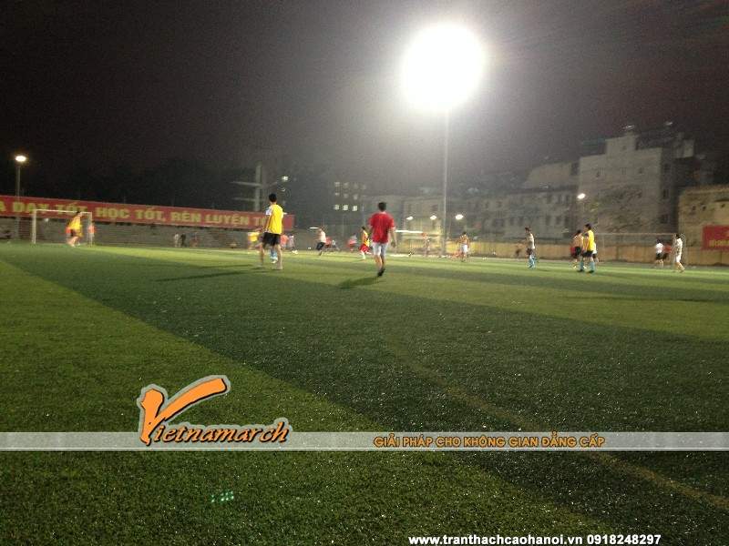 anh-em-cong-ty-tran-thach-cao-vietnamarch-to-chuc-da-bong-san-c500-06