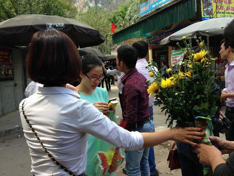 24-02-2015-di-le-chua-thay-dau-nam-at-mui-cong-ty-tran-thach-cao-vietnamarch-03