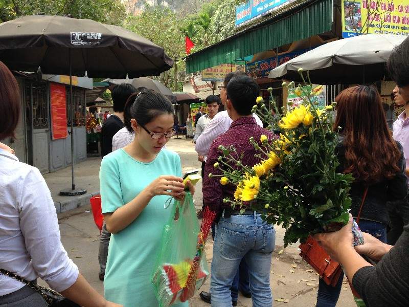 24-02-2015-di-le-chua-thay-dau-nam-at-mui-cong-ty-tran-thach-cao-vietnamarch-04