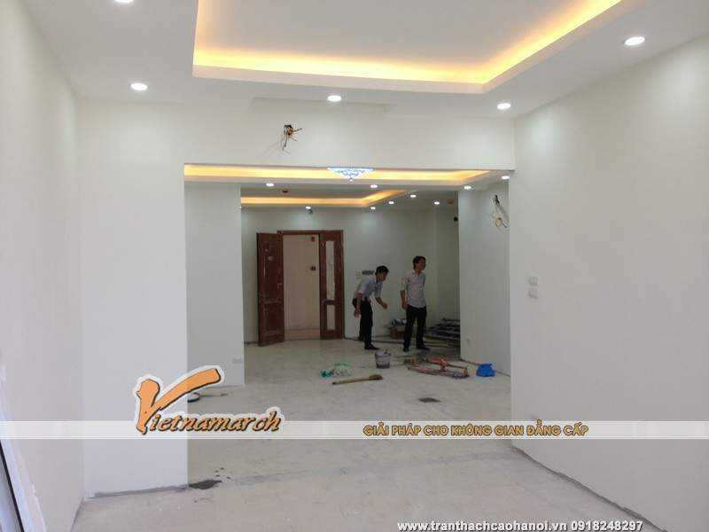 Toàn cảnh hệ trần phòng khách, phòng bếp 