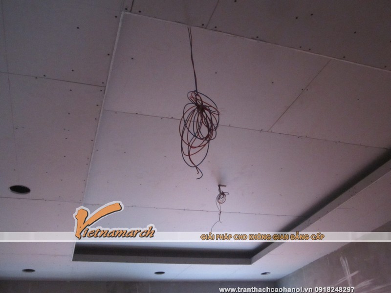 Phần thạch cao được hoàn tất trên trần nhà