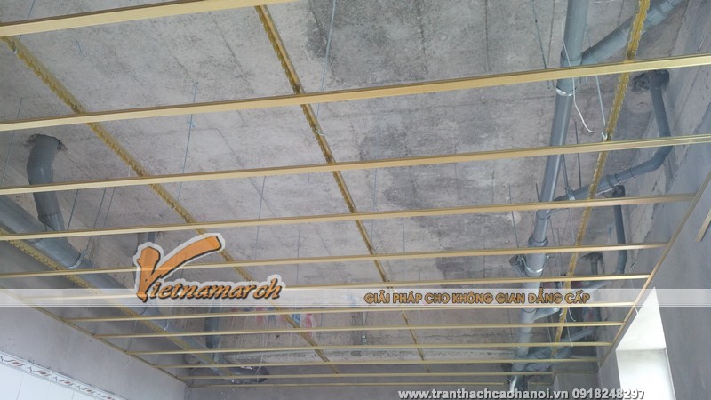 Khung xương Vĩnh Tường được giải đều và chắc chắn lên trần nhà