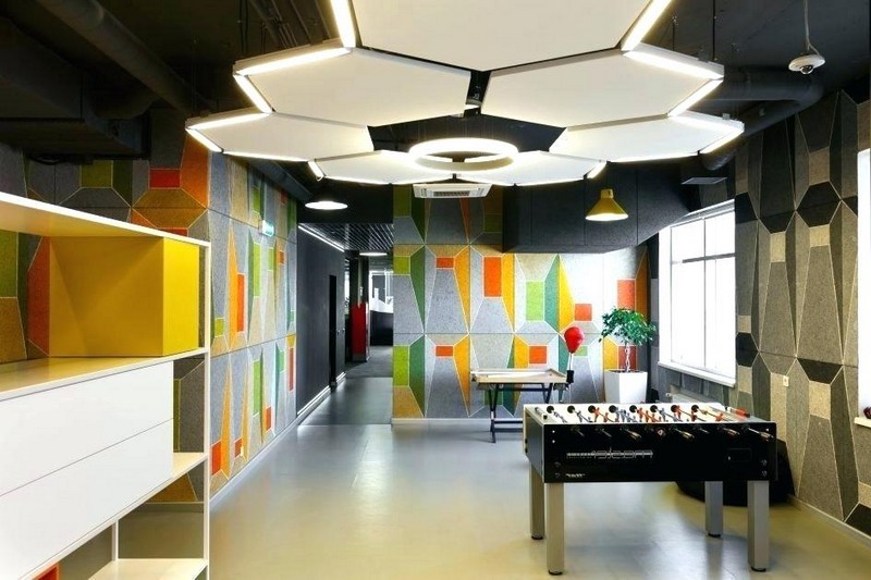 Trang trí trần nhà bằng Đèn trần màu