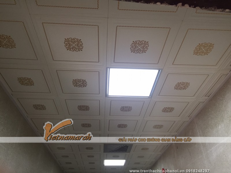 Trần nhôm trang trí và chống ẩm cho phòng tắm 1 - nhà 3 tầng anh Bản - Lĩnh Nam