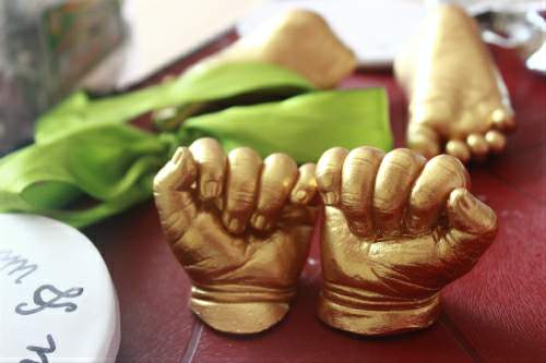 dung-bot-thach-cao-duc-tuong-ra-tien