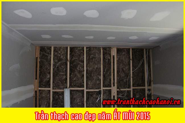 nam-at-mui-trang-tri-tran-nha-pho-cuc-dep-voi-tran-thach-cao-cua-vietnamarch-07