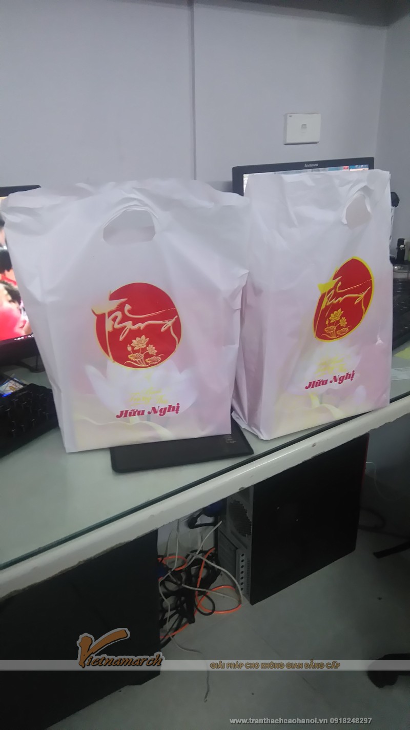 Tổ chức phát bánh trung thu cho nhân viên 2017