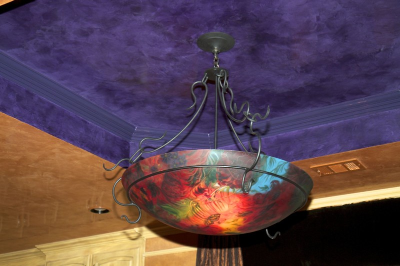 ý nghĩa phong thủy của trần thạch cao màu tím